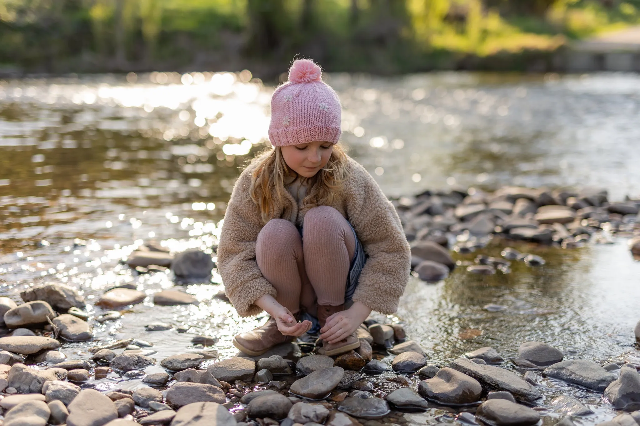 Acorn Daisy Beanie Pink