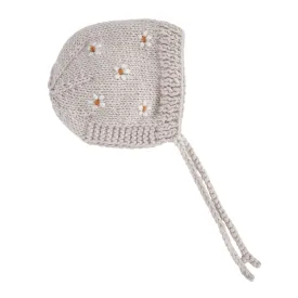 Acorn Daisy Bonnet Oatmeal