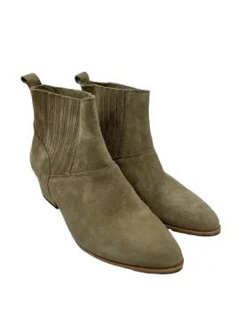 Boots By Hush Puppies In Taupe, Size: 9.5