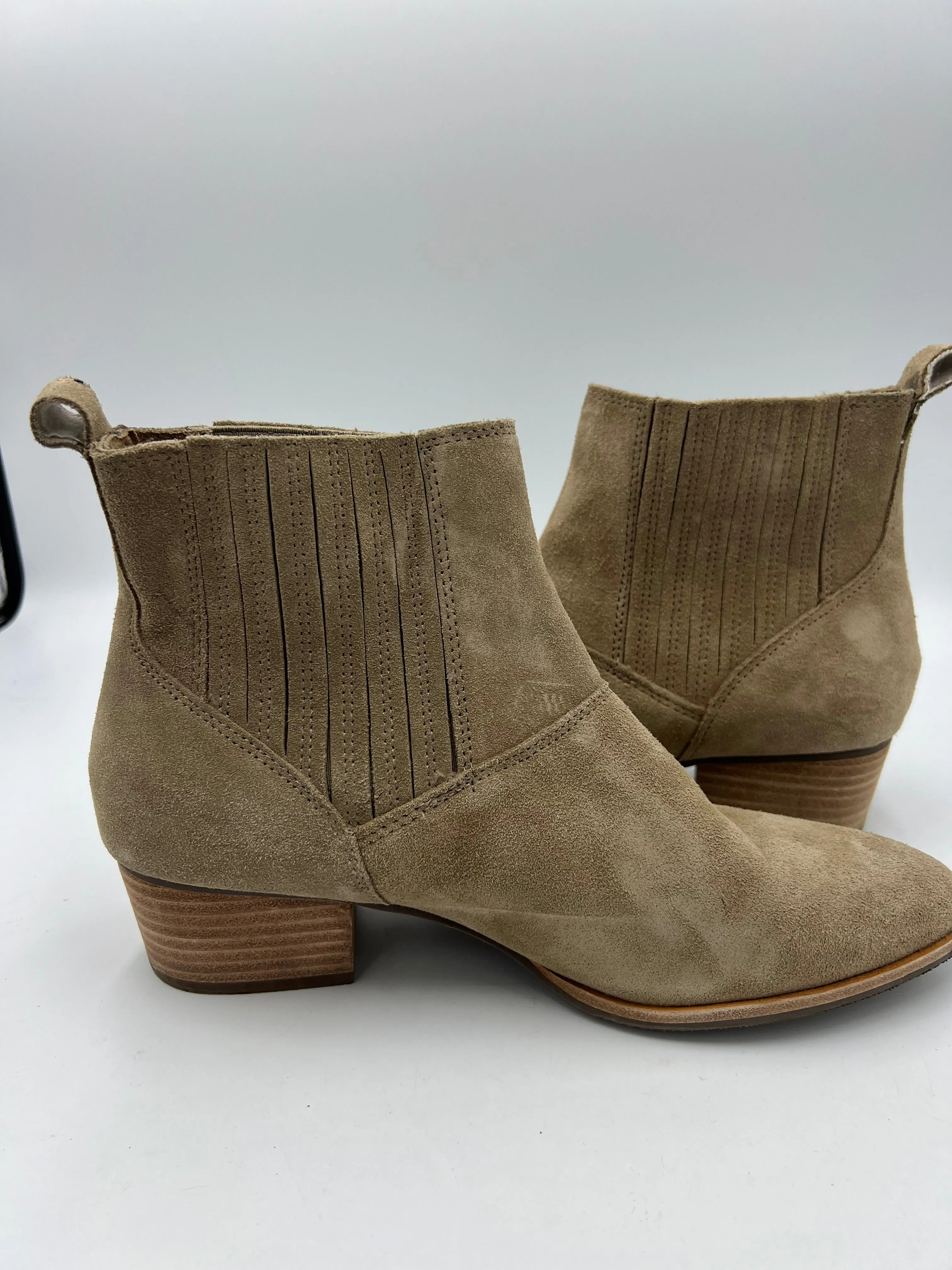 Boots By Hush Puppies In Taupe, Size: 9.5