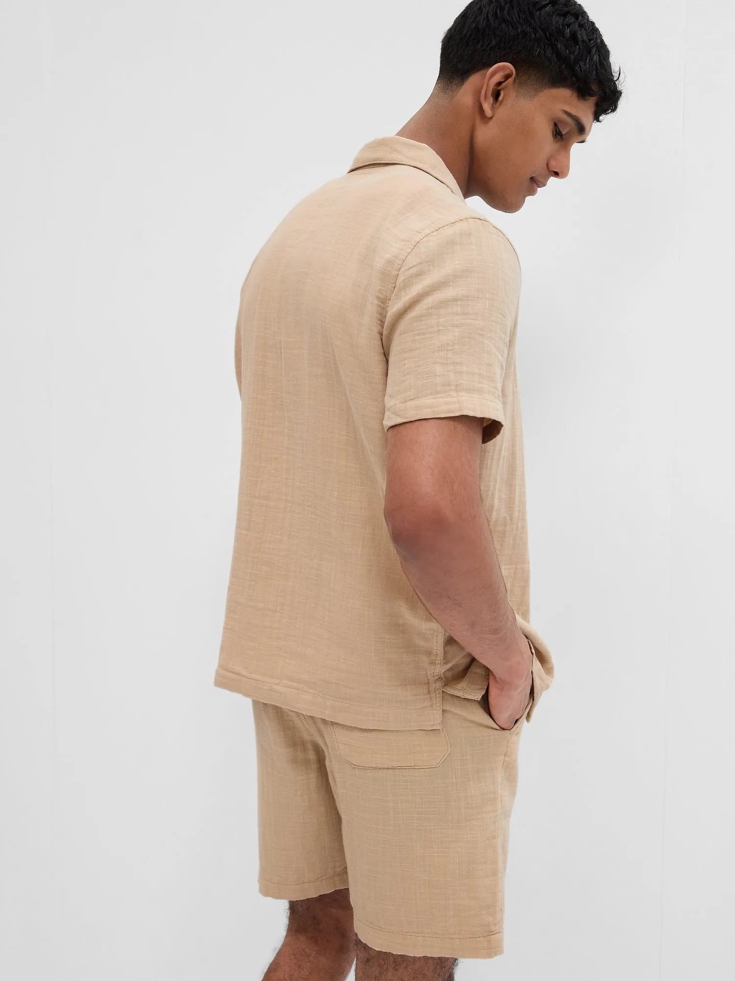 Gauze Vacay Shirt in Standard Fit