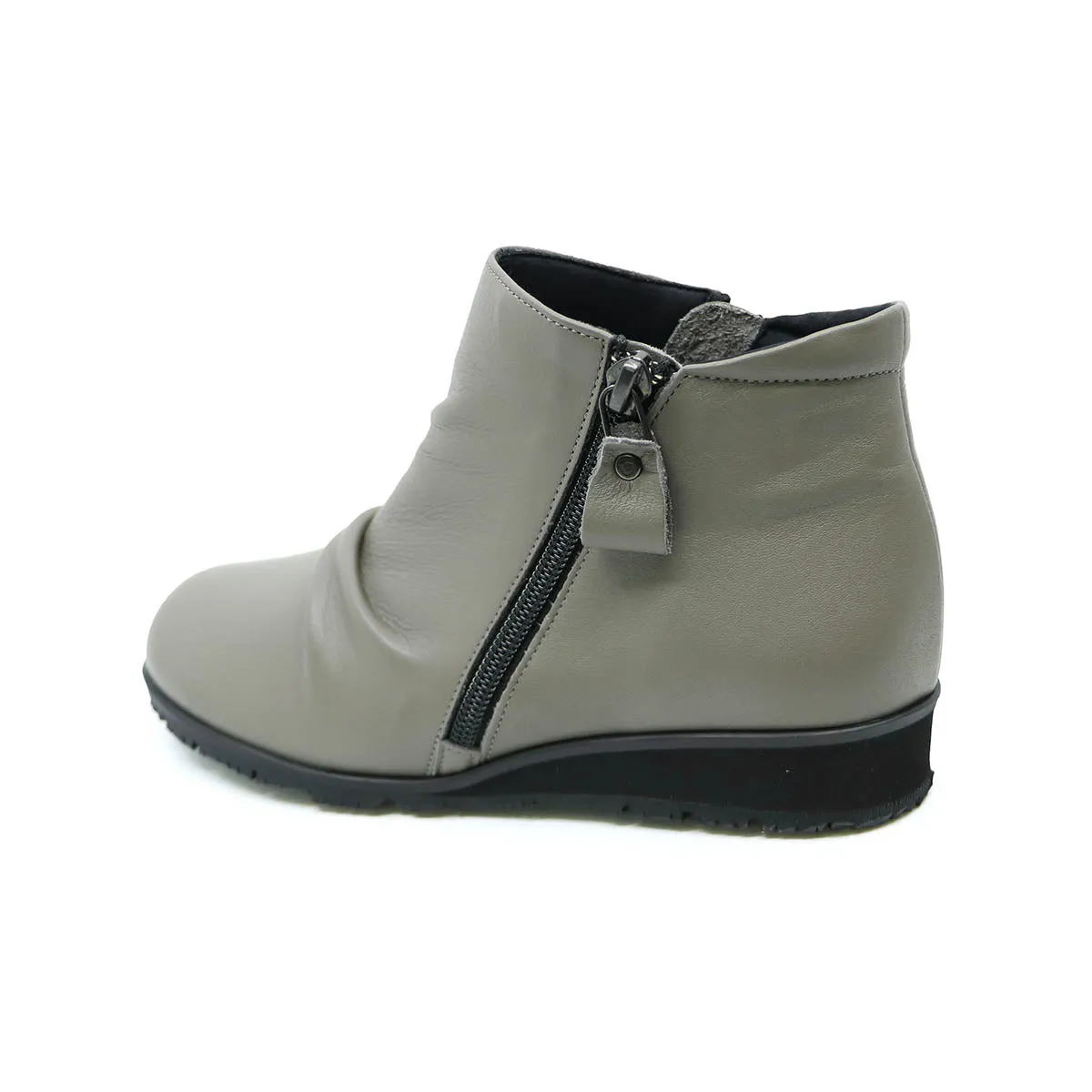 Mea Taupe Ultra Light Anti Slip Short Boots